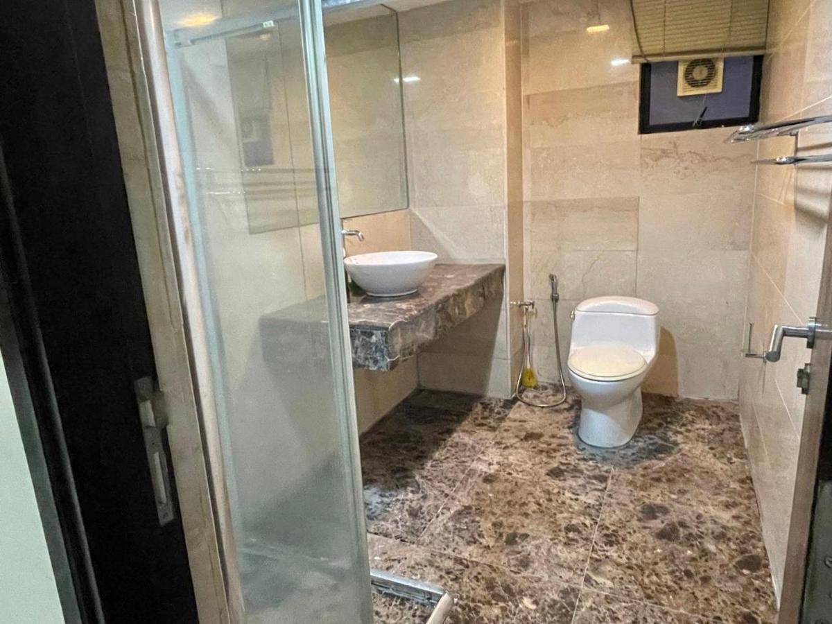 Penthouse Marina Court Vacation Home 4 Bedrooms Kota Kinabalu 14Pax Exterior foto